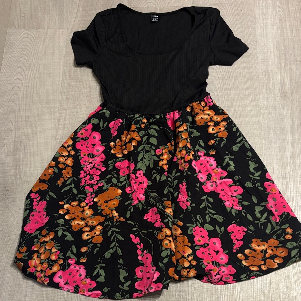SHEIN Black V-Neck Top